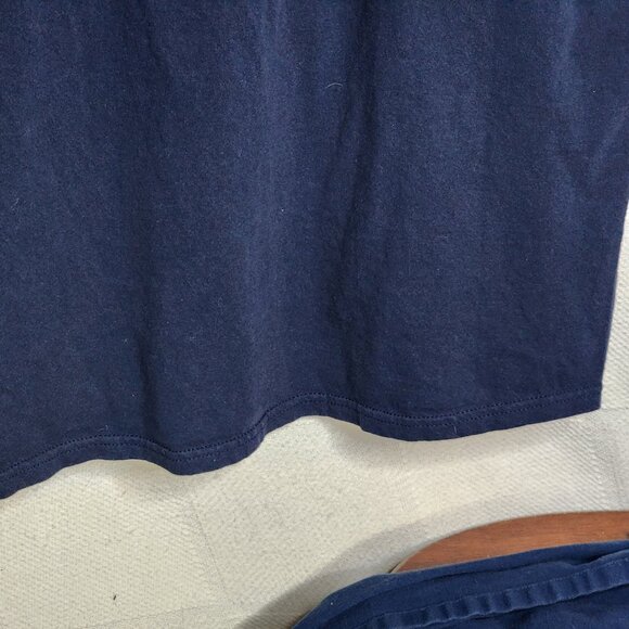 Gildan Heavy Cotton Navy Blue Respect the Leaf with Red Maple Leaf Motif Tee XL - Picture 12 of 16